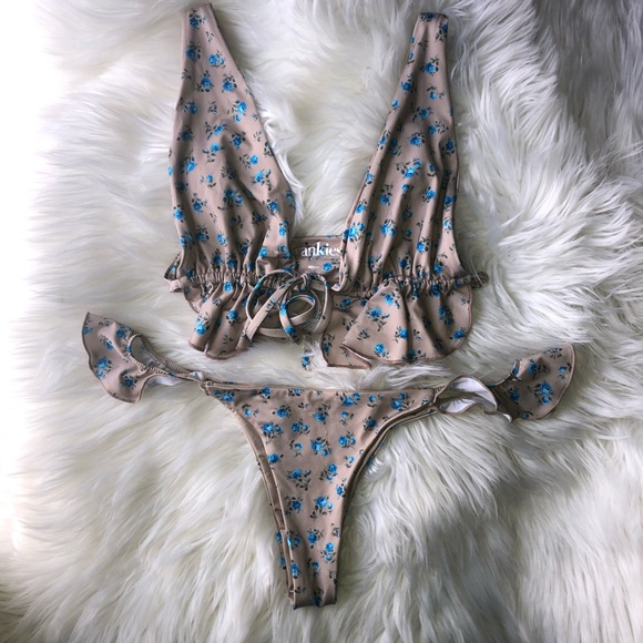 Frankie’s Bikinis Set - Picture 3 of 6